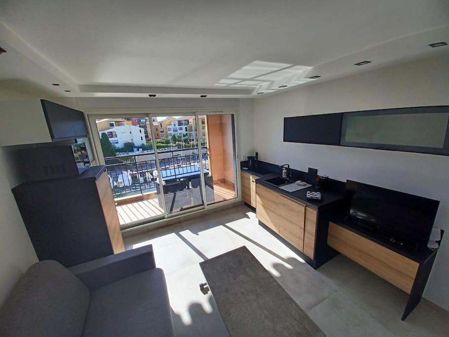 Cap'Nomad Studio Cote Mer - Balcon - Piscine - Parking 阿格德 外观 照片